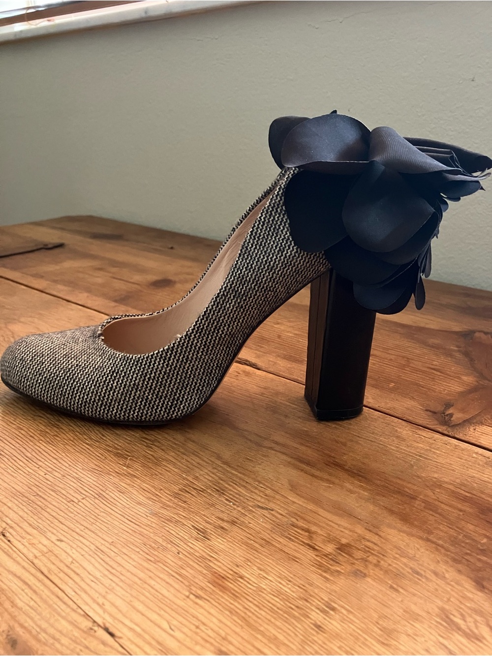 Black & White Tweed Block Heel Pumps with Floral Heel Accent - Picture 4 of 11
